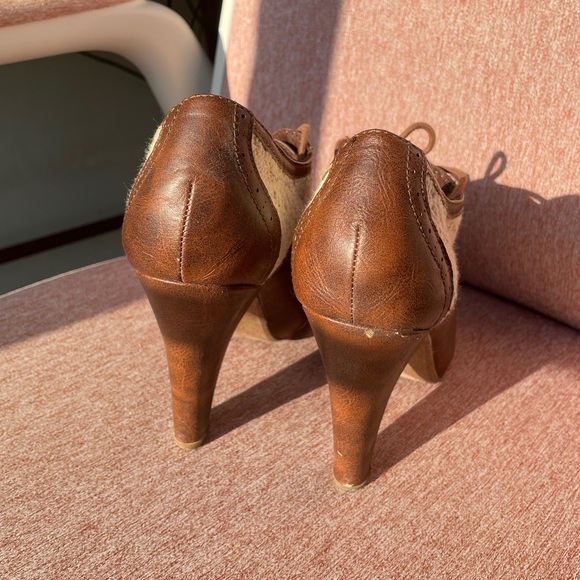 Charlotte Russe lace platform heels - Picture 4 of 8